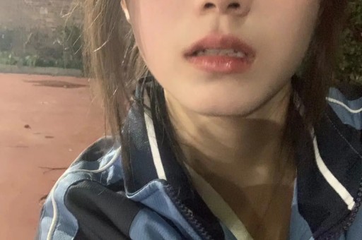 小八卦：盘点多位明星的热辣话题与商业动向