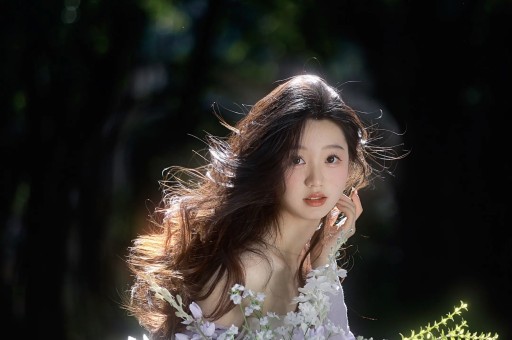娱乐圈大揭秘：沈月抱小团体、鹿晗关晓彤分手内幕、胡歌留学禁忌等劲爆八卦