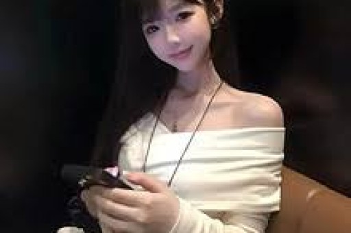 网红白冰驾驶百万级跑车探店偷税漏税911万